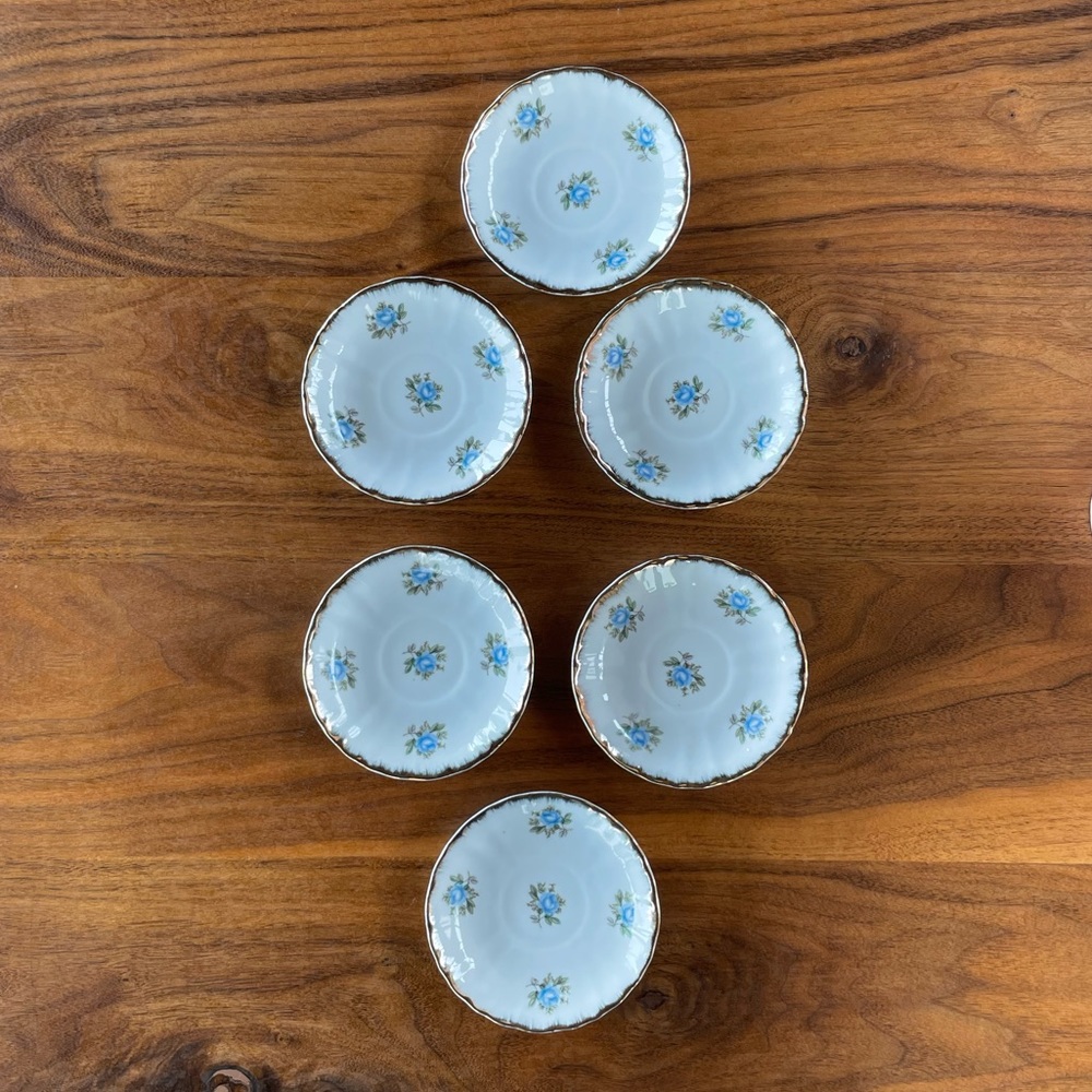 Rare, Vintage Porcelain Blue Rose pattern w/gold scalloped edging 6 Small Plates